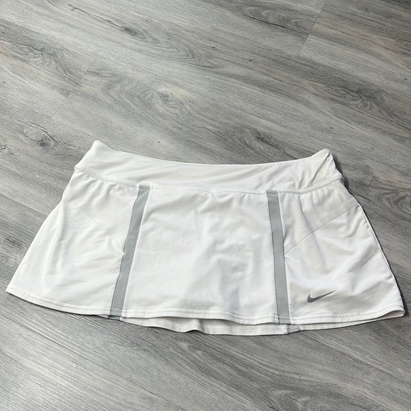 Nike white tennis skort size XL - Picture 1 of 8